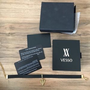 Vesso fallen angel choker